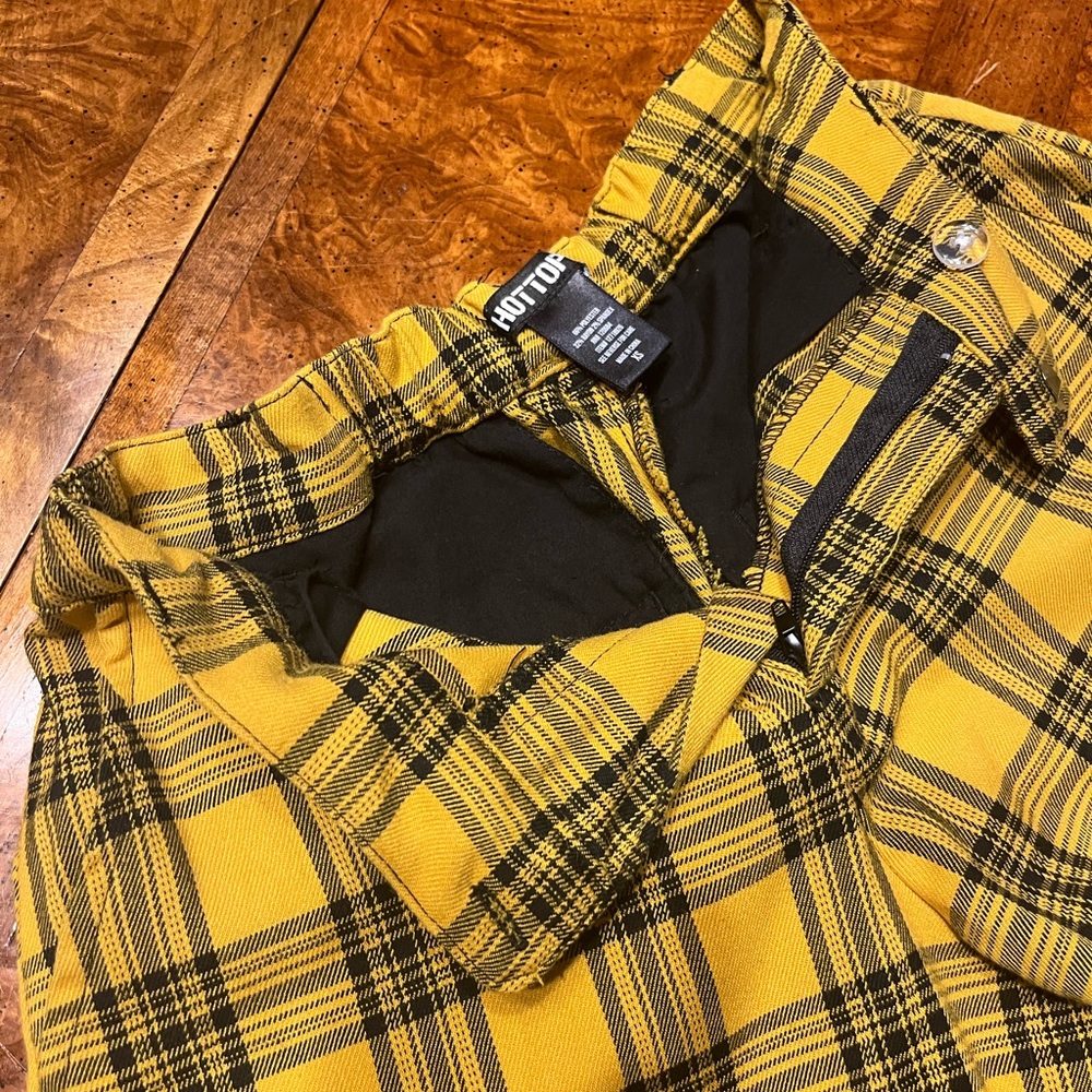 Hot Topic Yellow Flannel Pants- XS